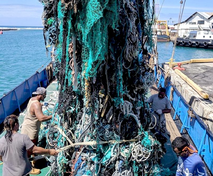 Ocean Conservationists Retrieve Huge Net of Ghost Fishing Net Off Lanai —  OCEANSCAPES